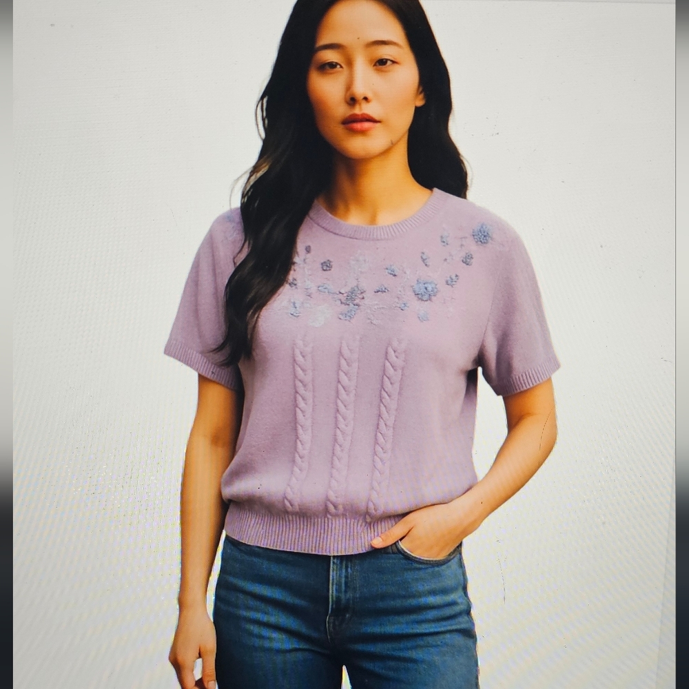 TanJay - Vintage Floral Embroidered Pastel Lilac 100% Acrylic Stretchy Blouse​​​